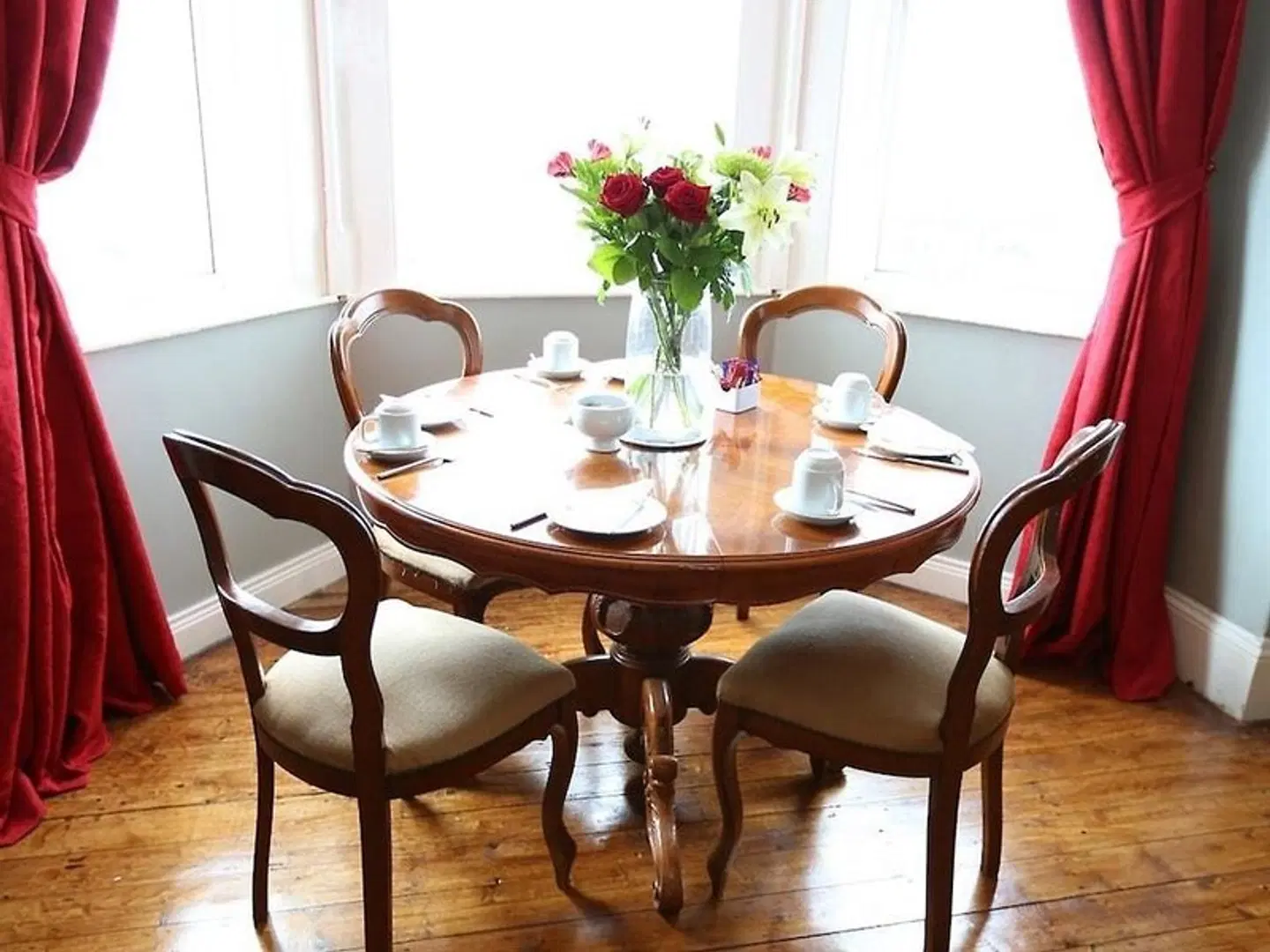 Rolling Wave Guesthouse Restaurant