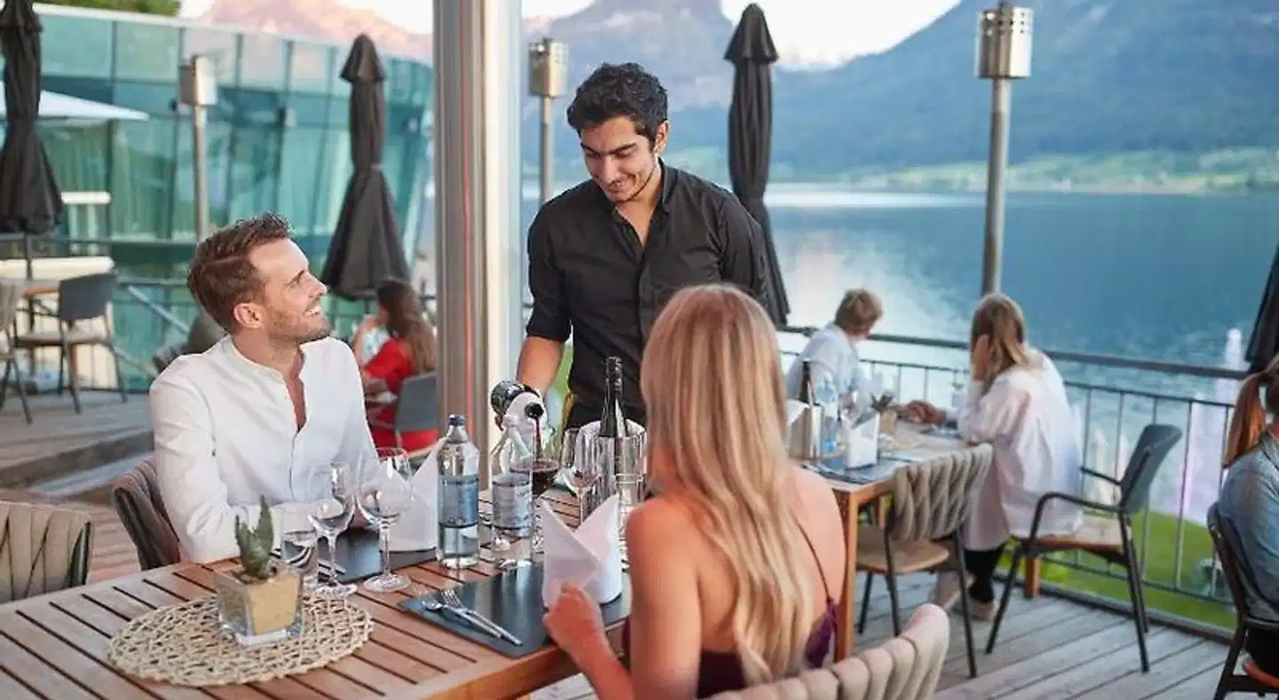 Scalaria Sunset Wing Restaurant