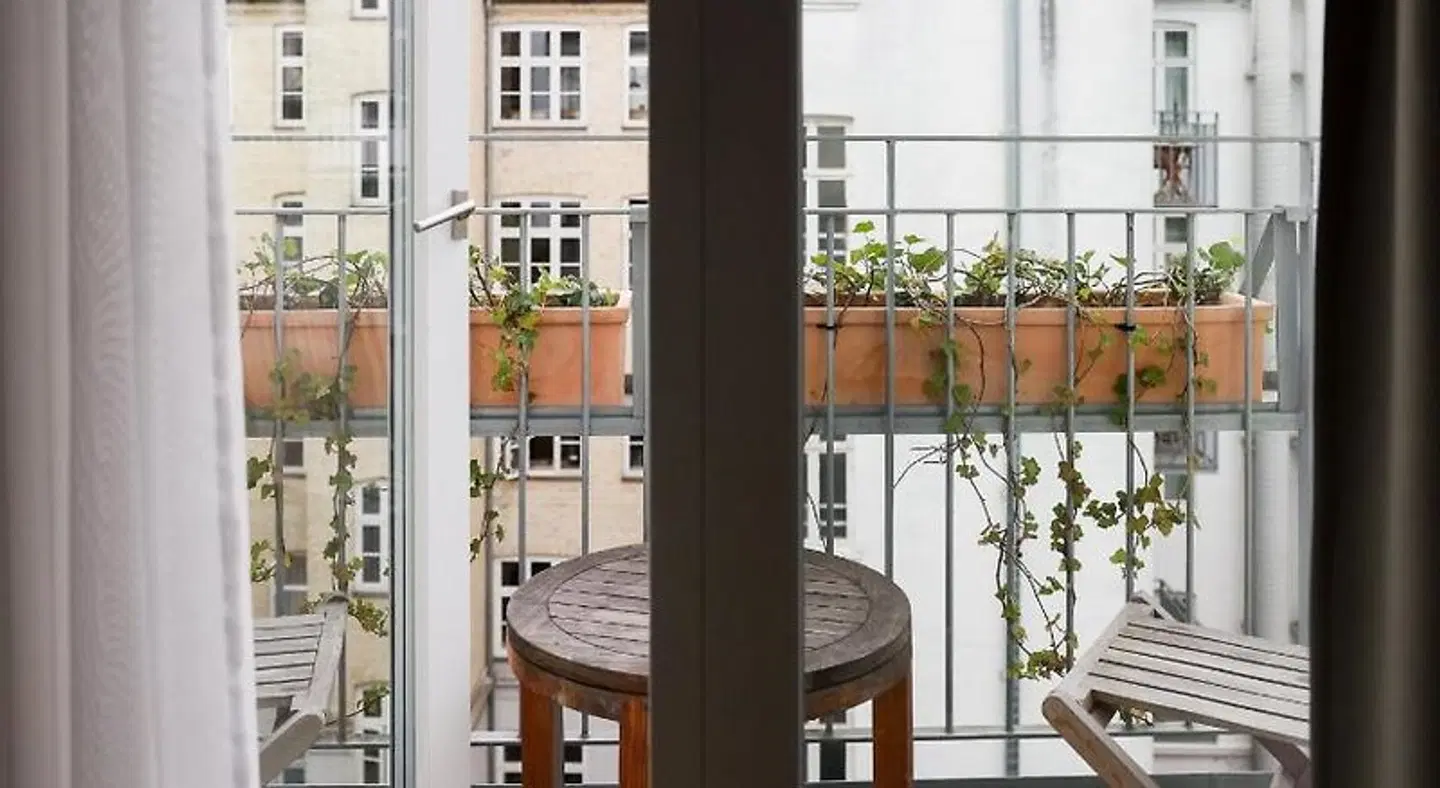 Axel Guldsmeden ROOM_EXAMPLE