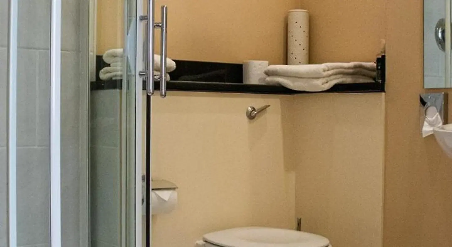 The Moorings Guesthouse & Seafood Restaurant Badezimmer