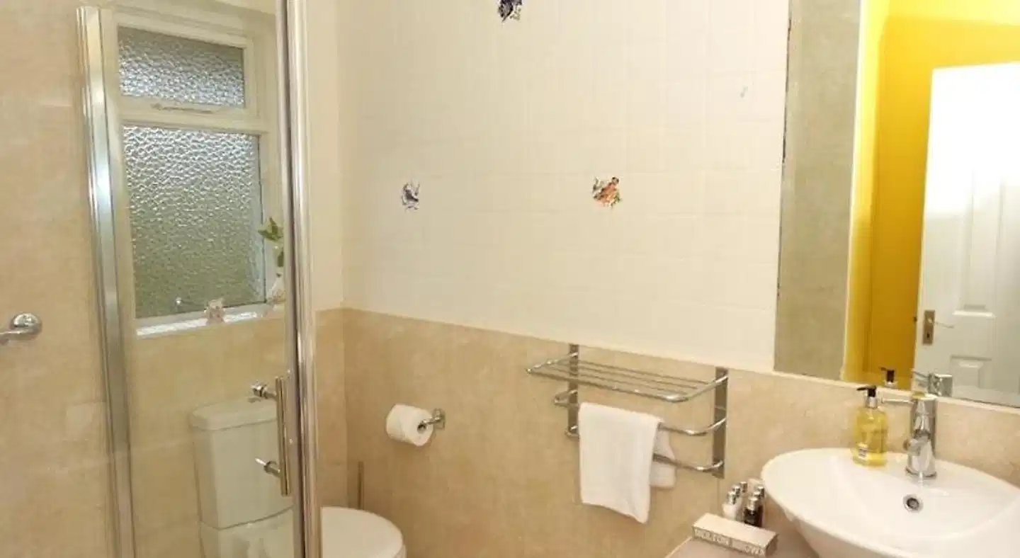 Lios Na Manach Farmhouse B&B Badezimmer
