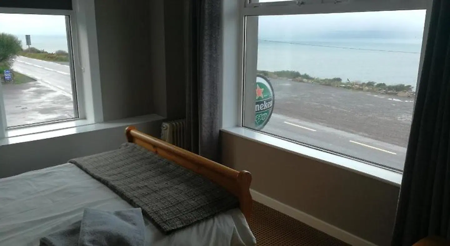 Caitin's ROOM_EXAMPLE