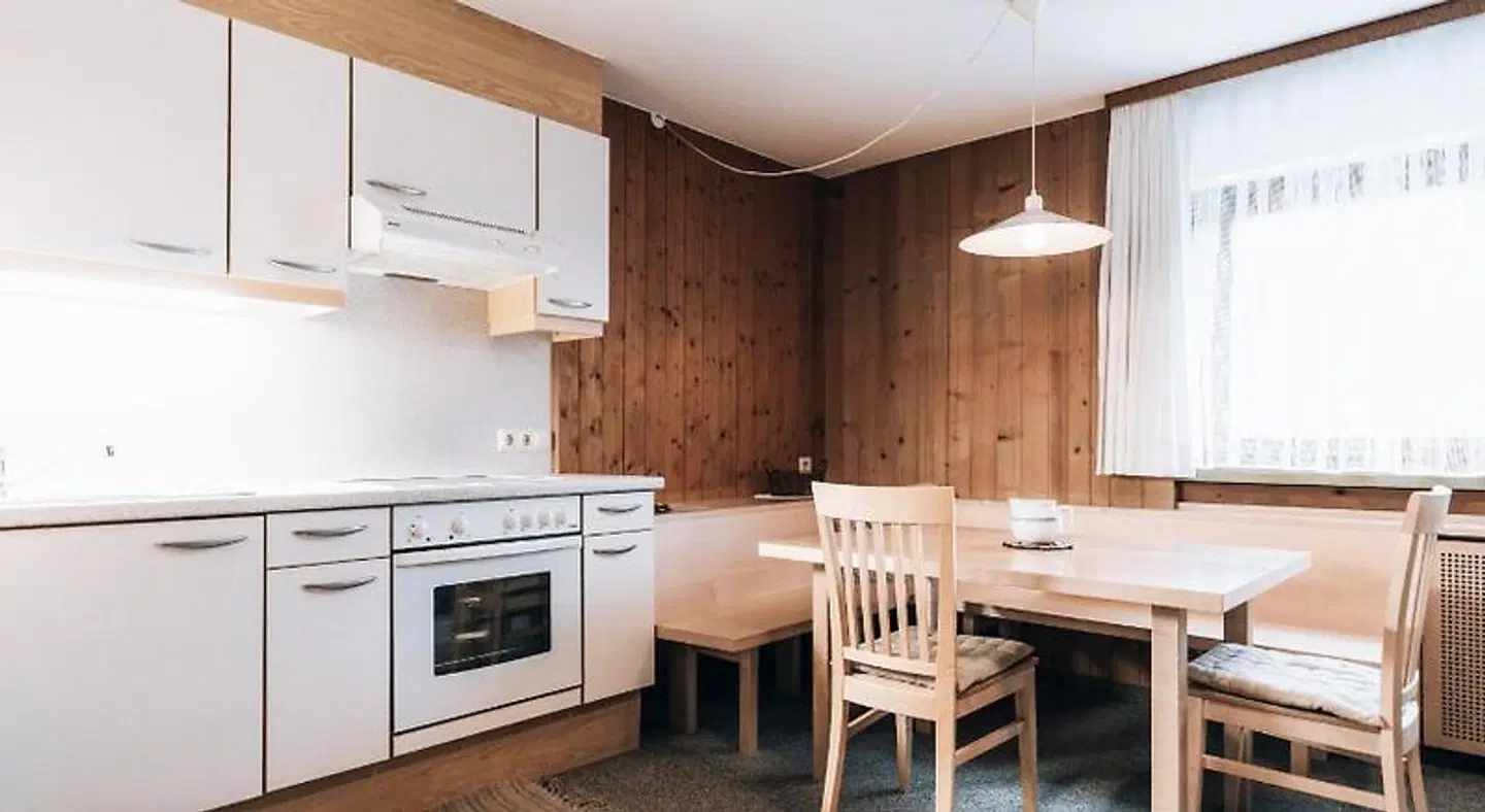 Lässer ROOM_EXAMPLE