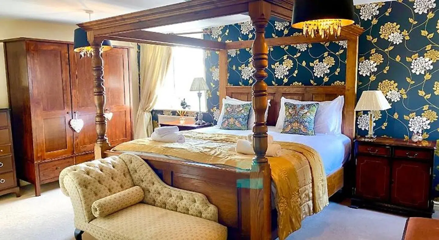 The Castle House ROOM_EXAMPLE