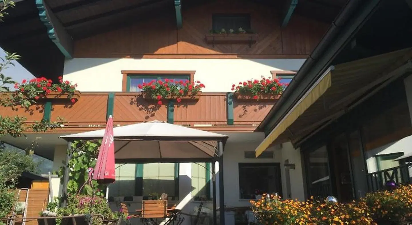 Pension Wieser "Baschtlmai" EXTERIOR