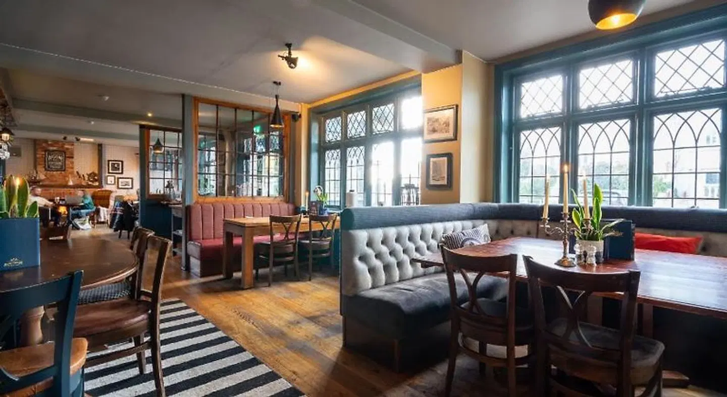 The Mayflower LOUNGE_LOBBY