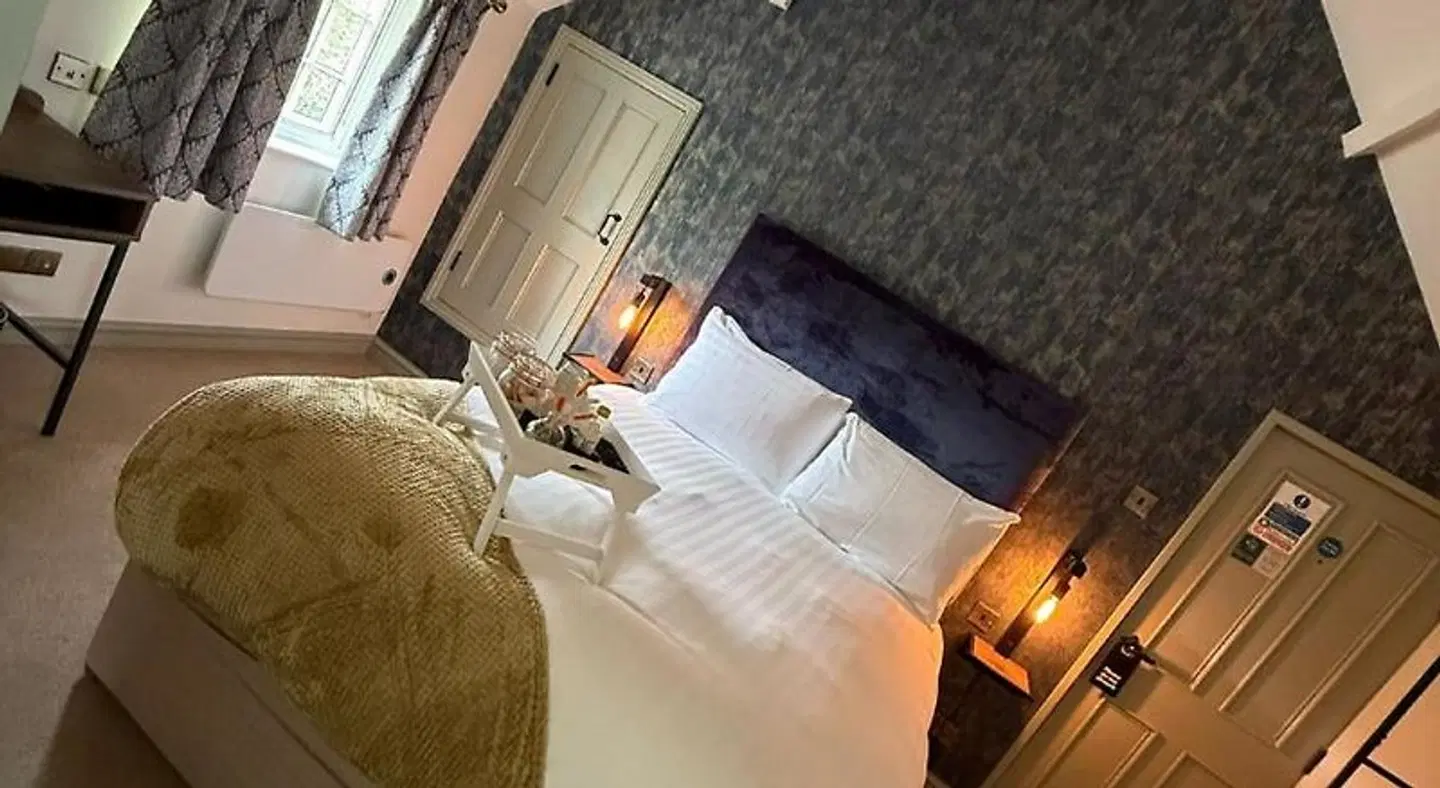 The Falcon Inn ROOM_EXAMPLE