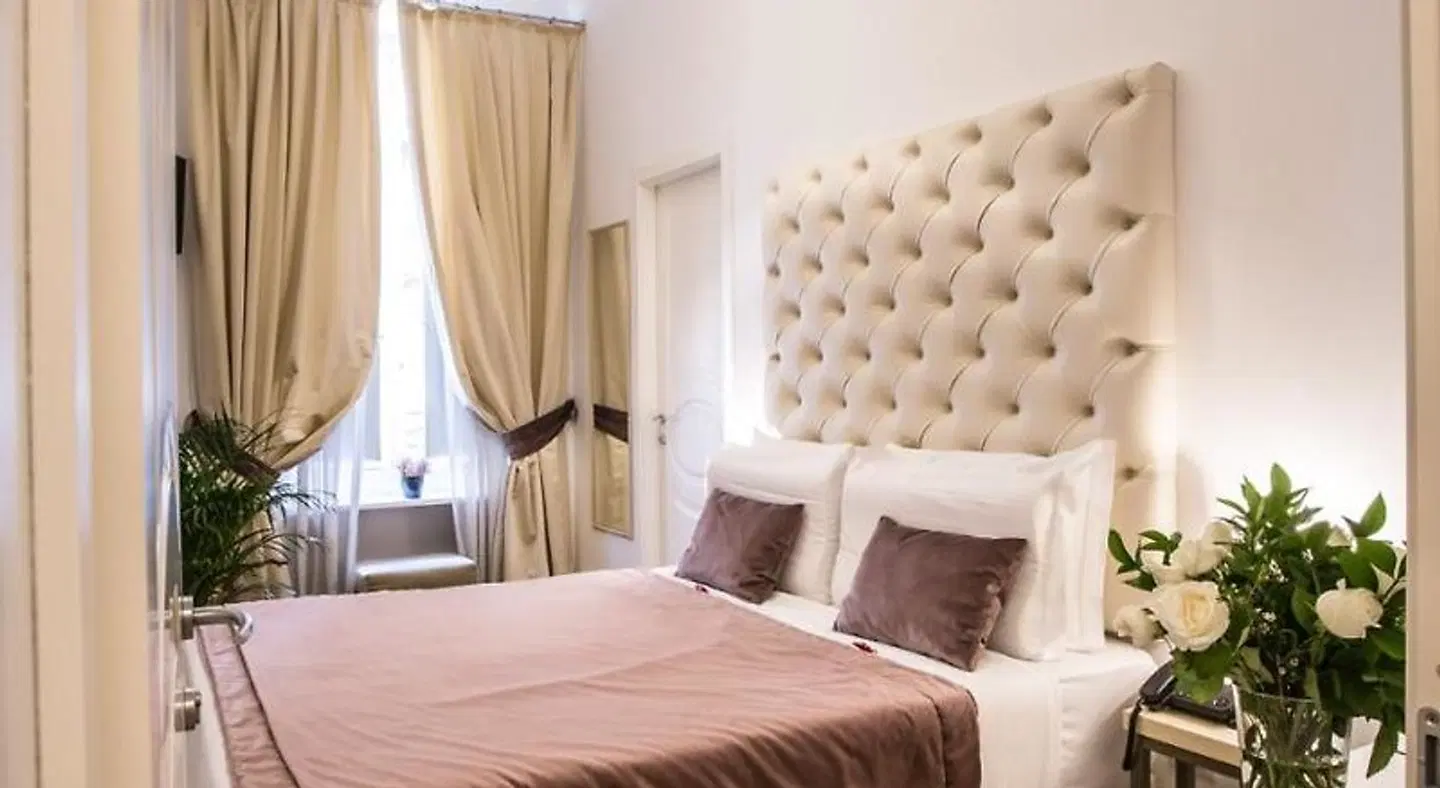 Chic & Town Luxury Rooms ROOM_EXAMPLE
