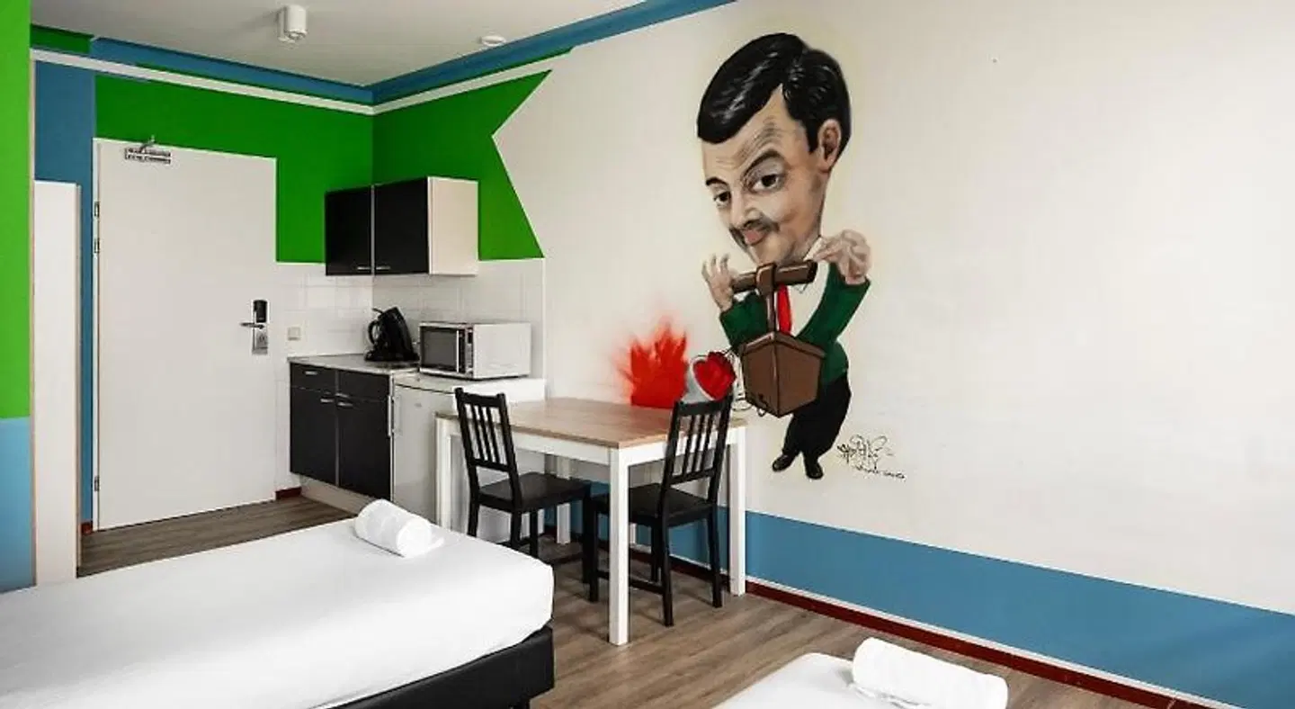 Amsterdam Teleport Hotel PEOPLE