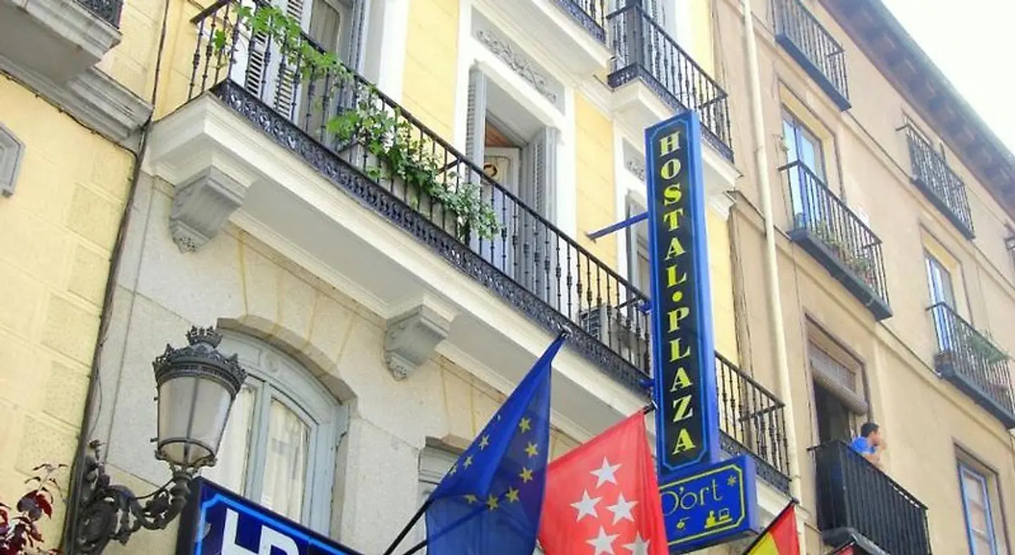 Hostal Plaza d'Ort EXTERIOR