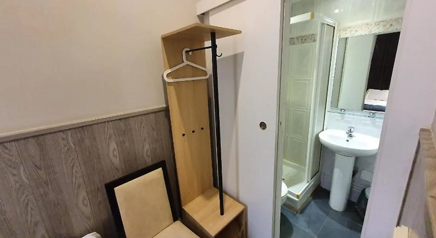 Hostal Plaza d'Ort Badezimmer