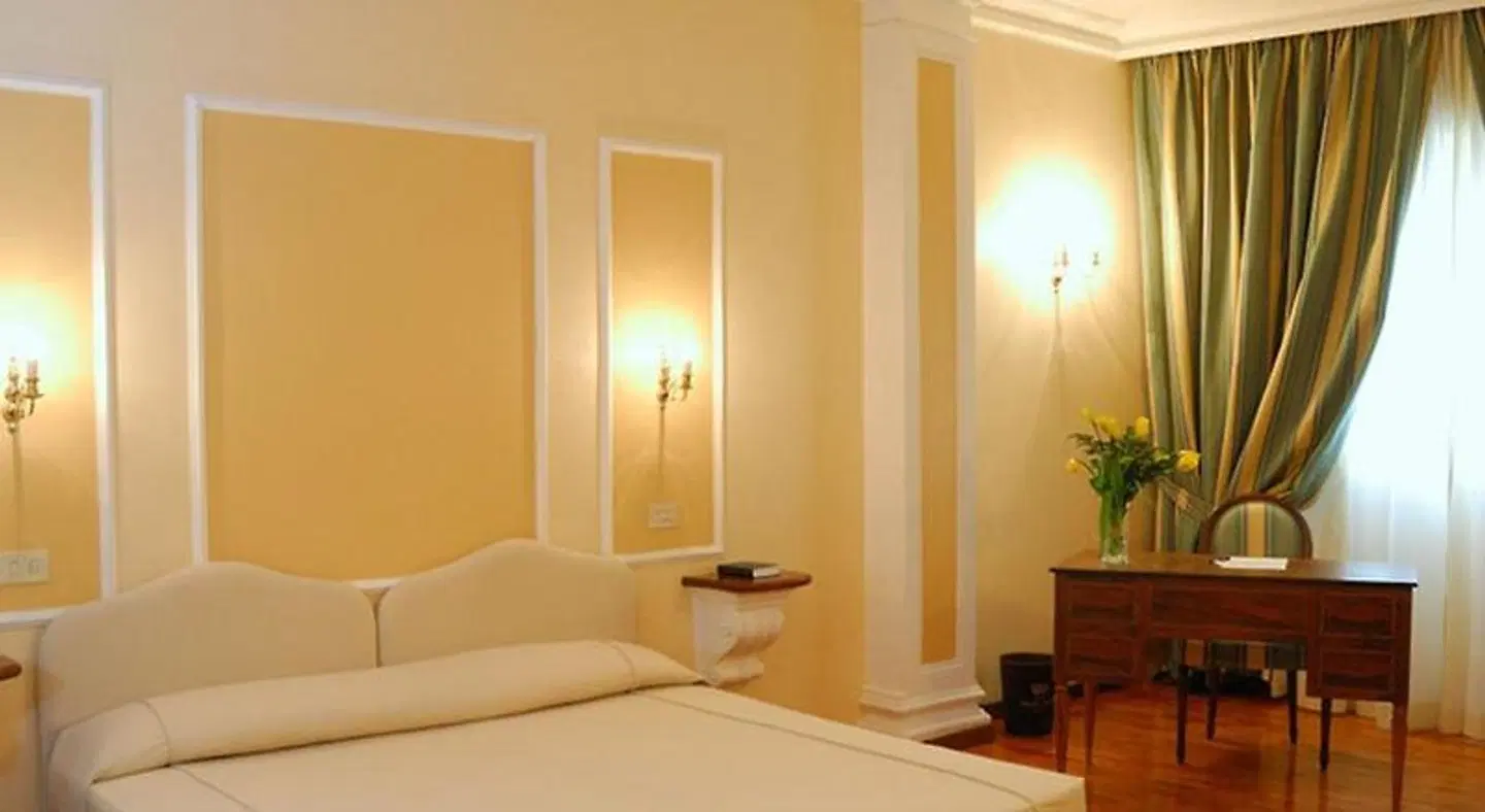 City ROOM_EXAMPLE