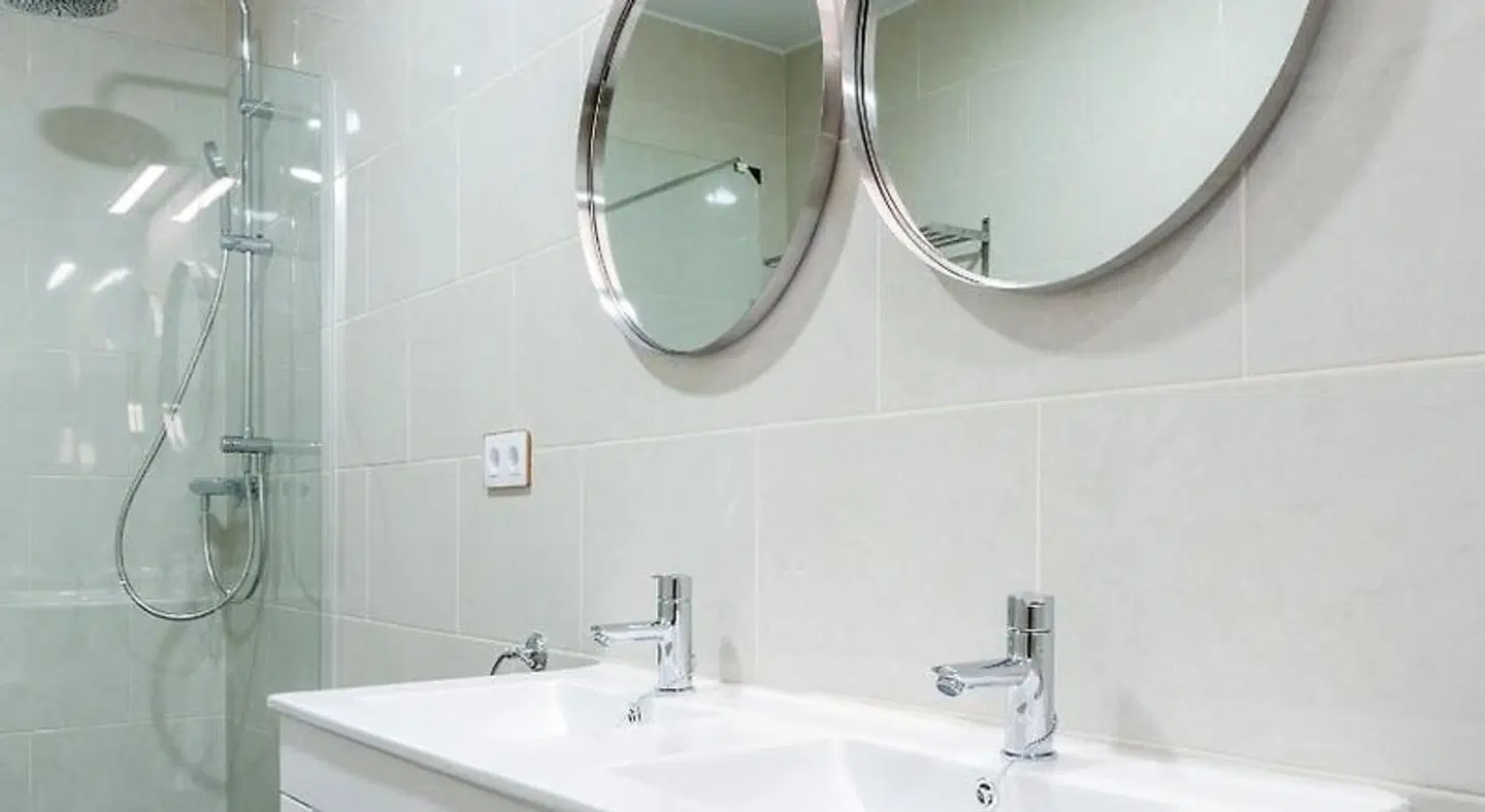 Ant Hostel Barcelona Badezimmer