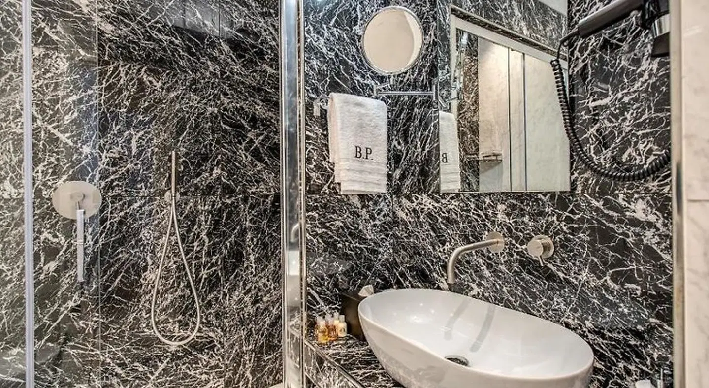 Babuino Palace Suites Badezimmer