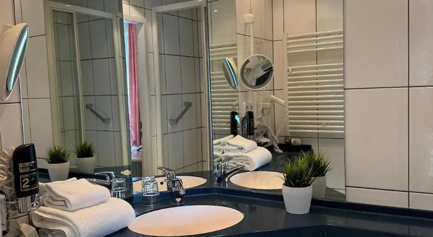 Mirage City Hotel Stuttgart Badezimmer