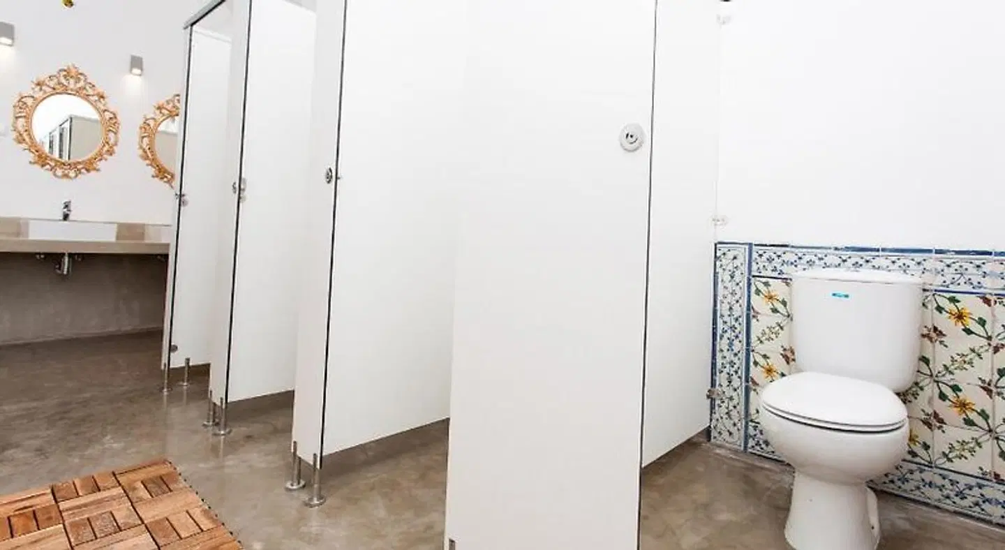 Lost Inn Lisbon Hostel Badezimmer