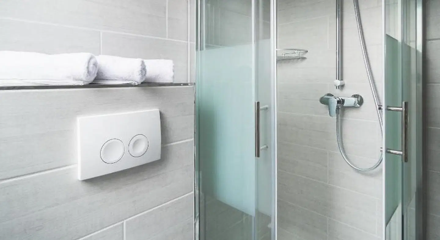 Apartment Lenaustrasse Badezimmer