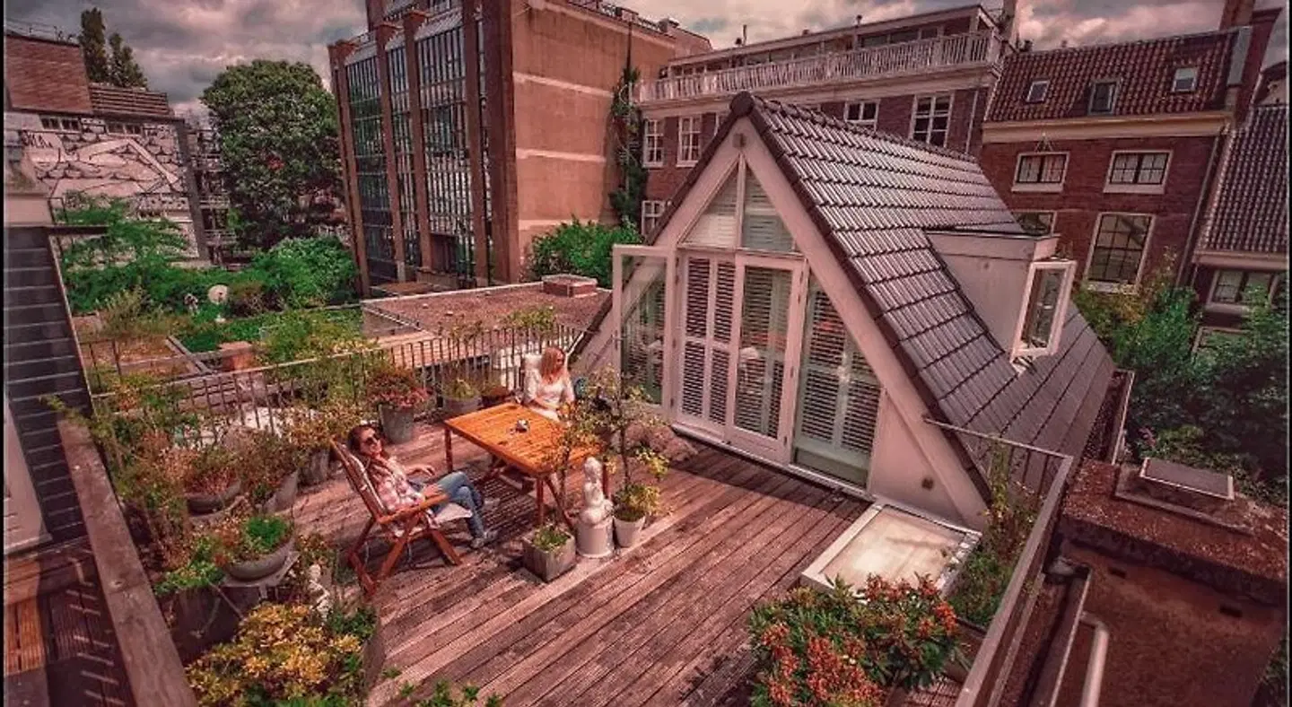 Prince On The Roof EXTERIOR