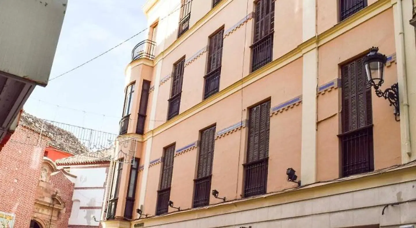 Letmalaga Comedy EXTERIOR