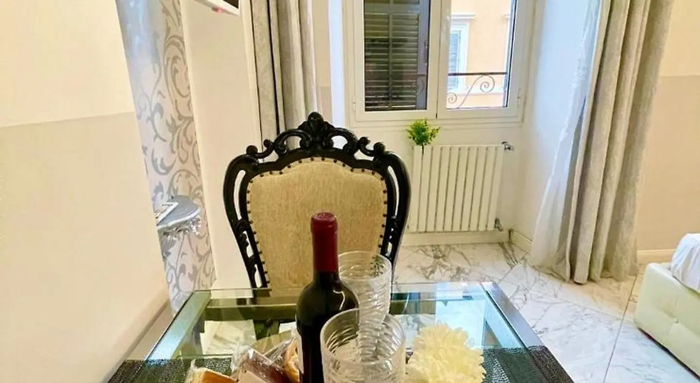 Parisa Suite HEALTH_BEAUTY