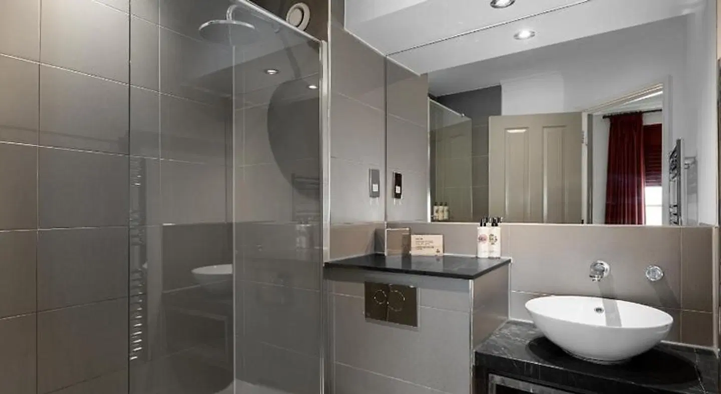 The Rose & Crown Wimbledon Badezimmer