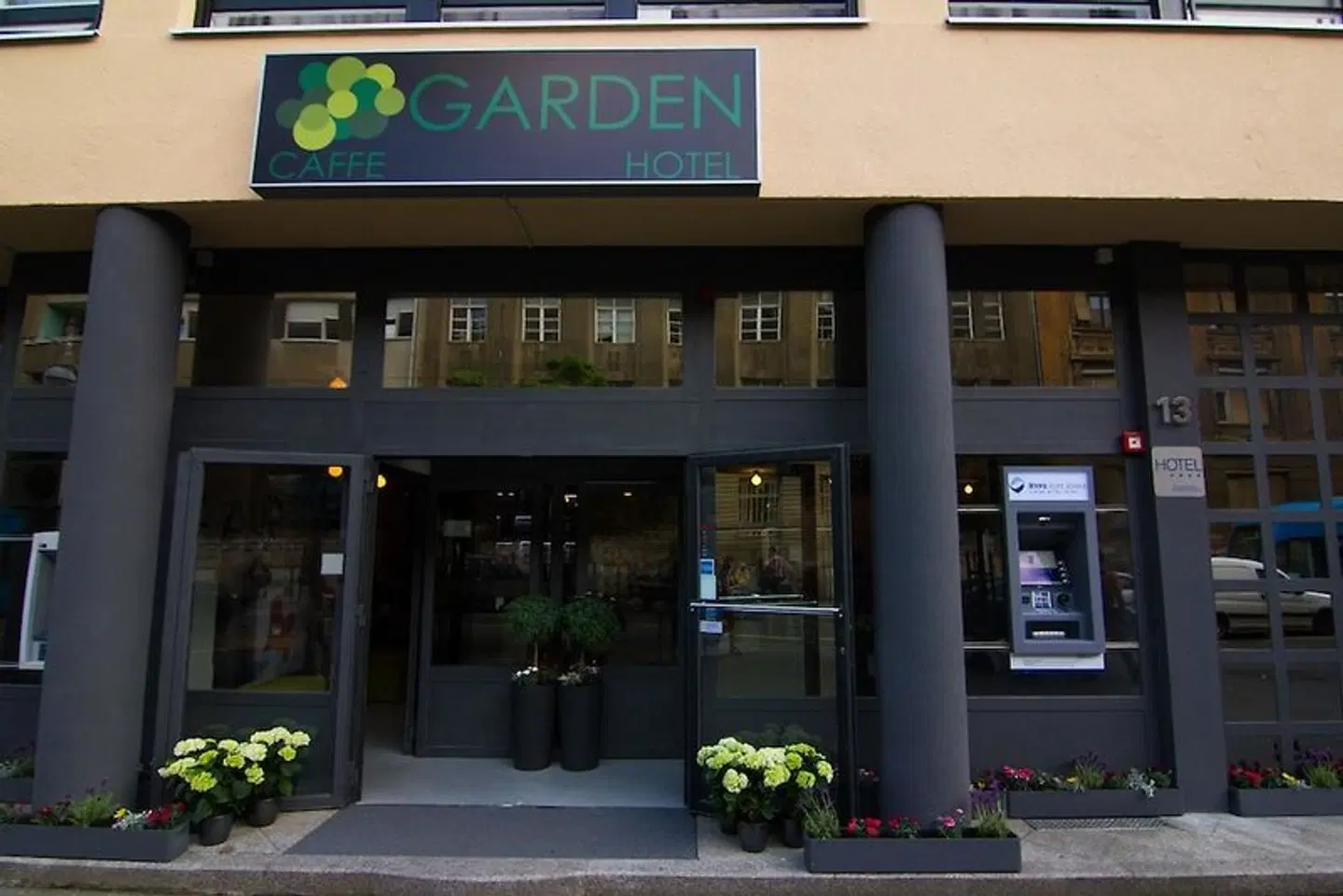 Garden Hotel EXTERIOR