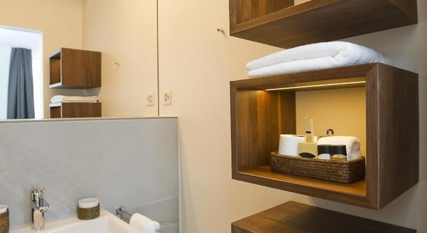 NI-MO ROOM_EXAMPLE