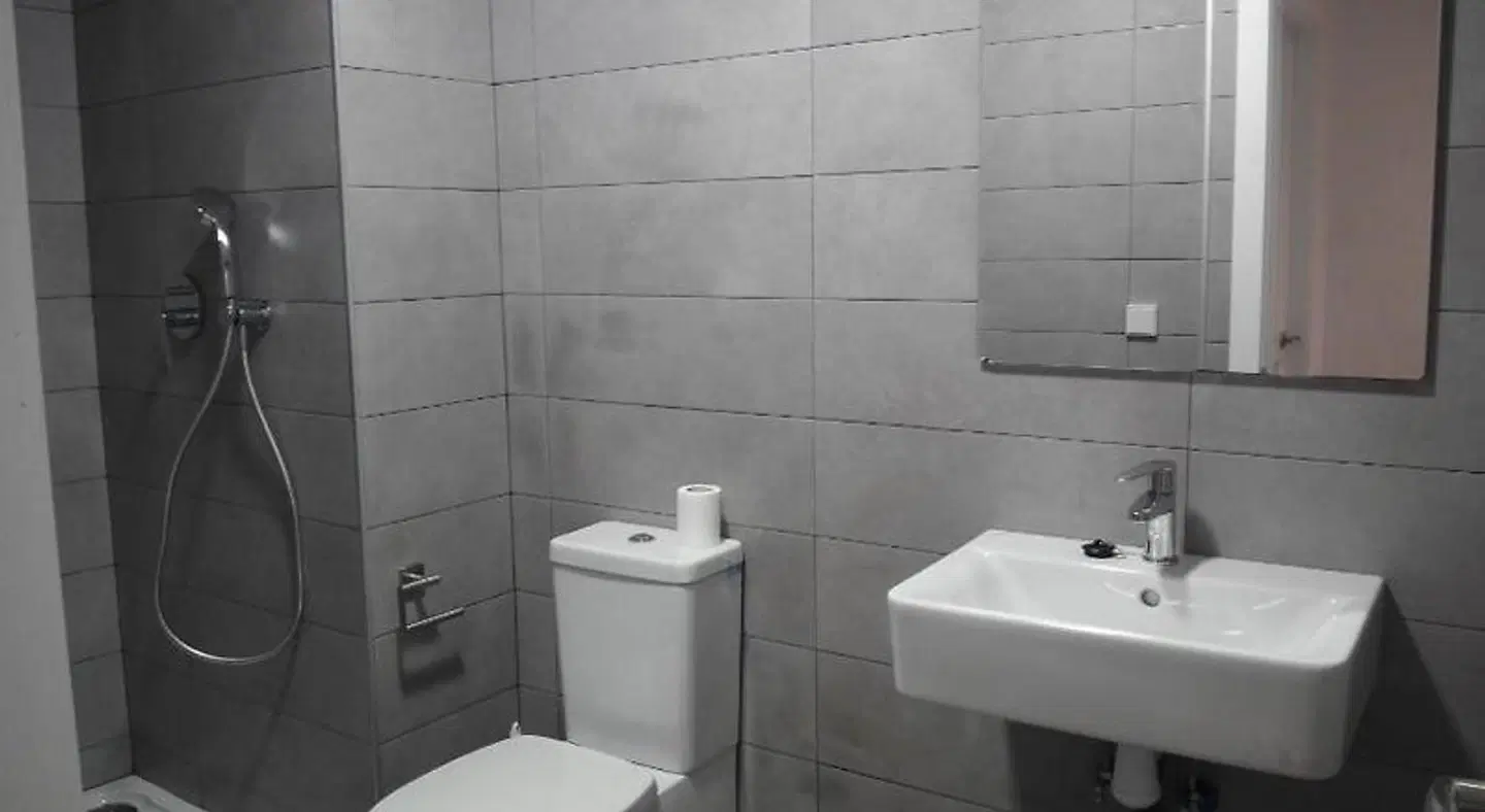 Valencia Lounge Hostel Badezimmer