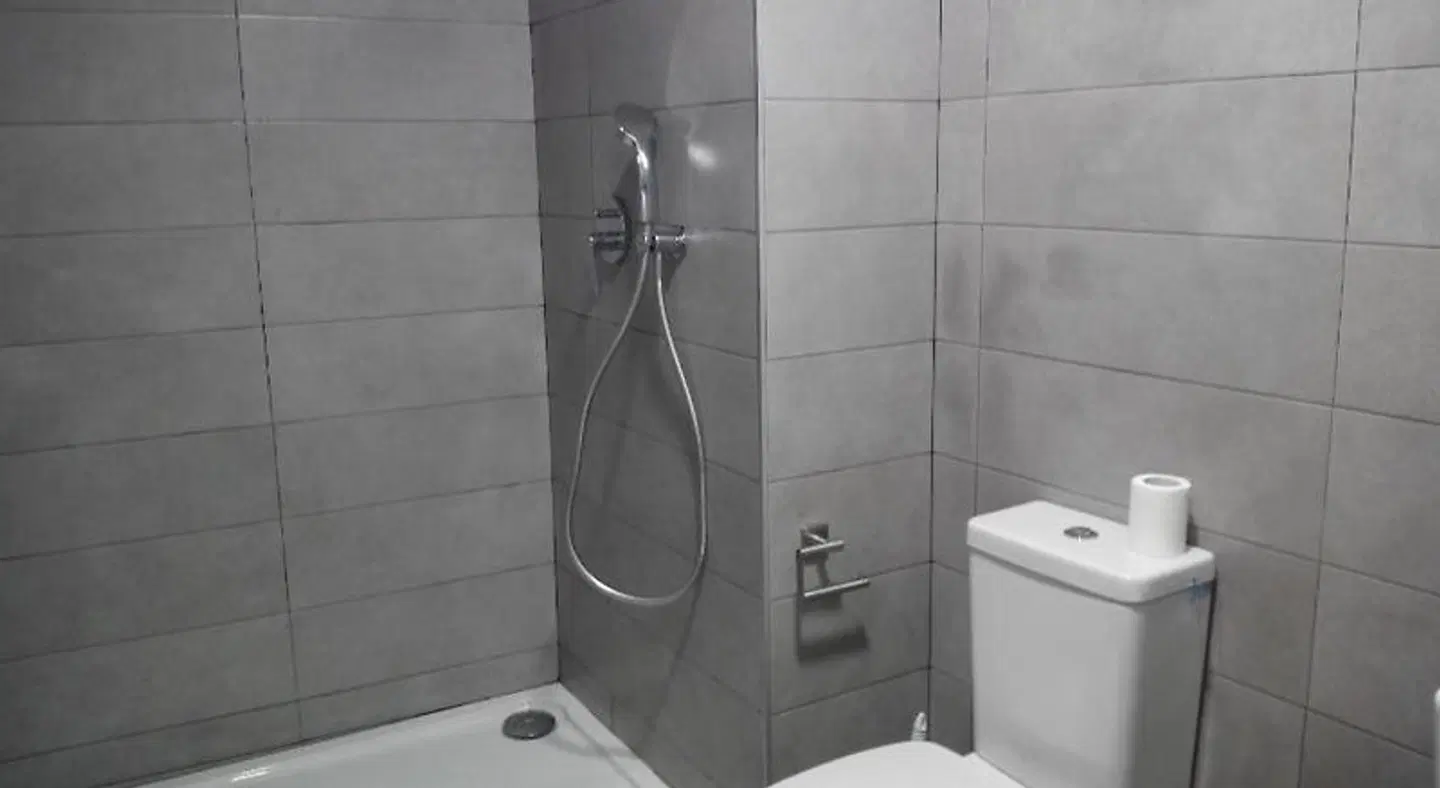 Valencia Lounge Hostel Badezimmer