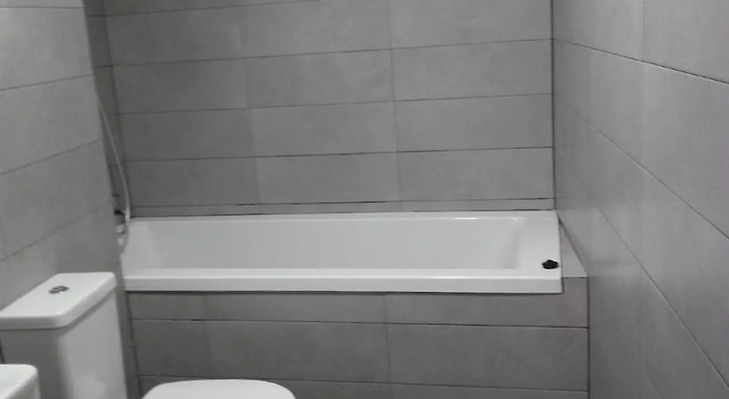 Valencia Lounge Hostel Badezimmer