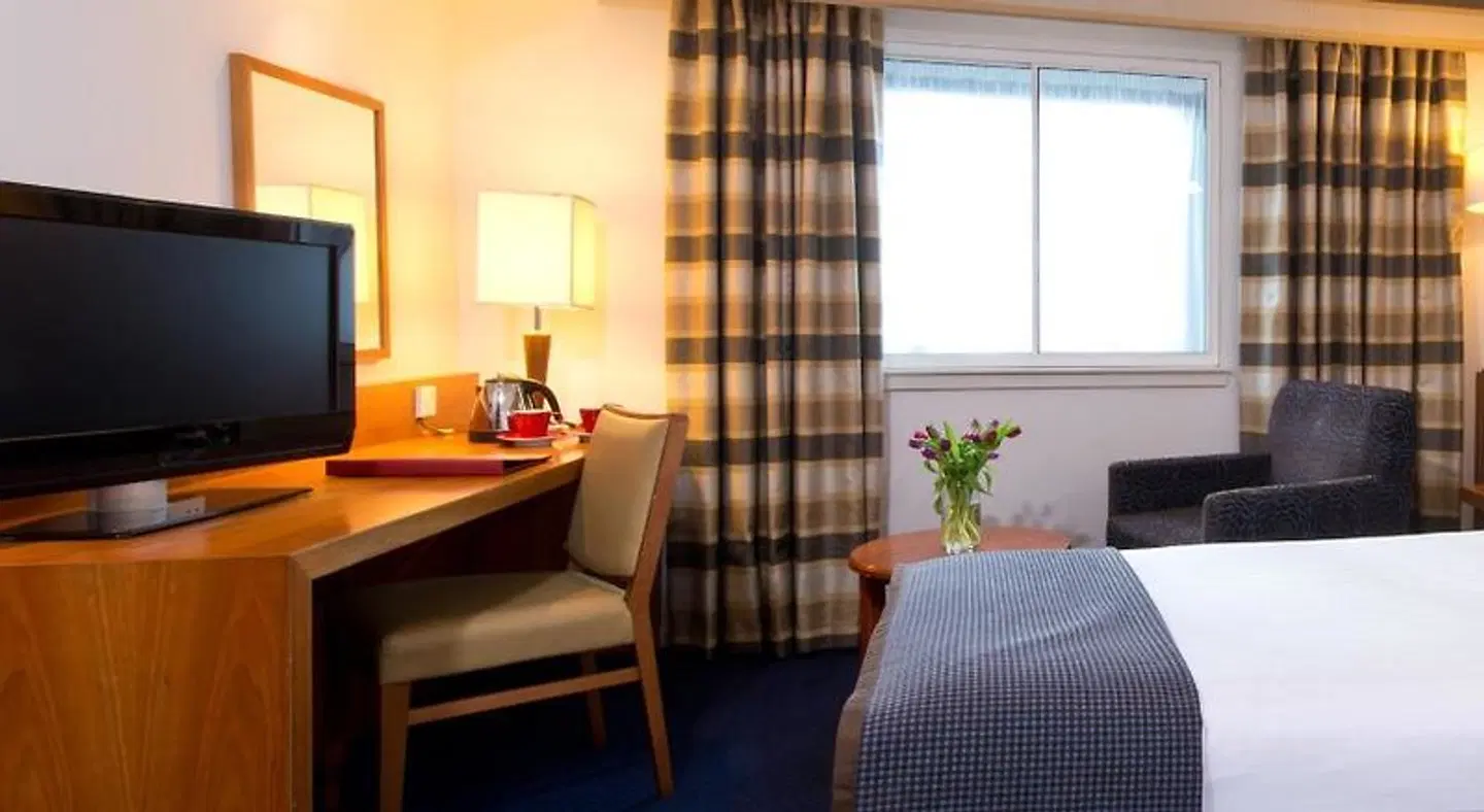 Leonardo London Heathrow Airport ROOM_EXAMPLE