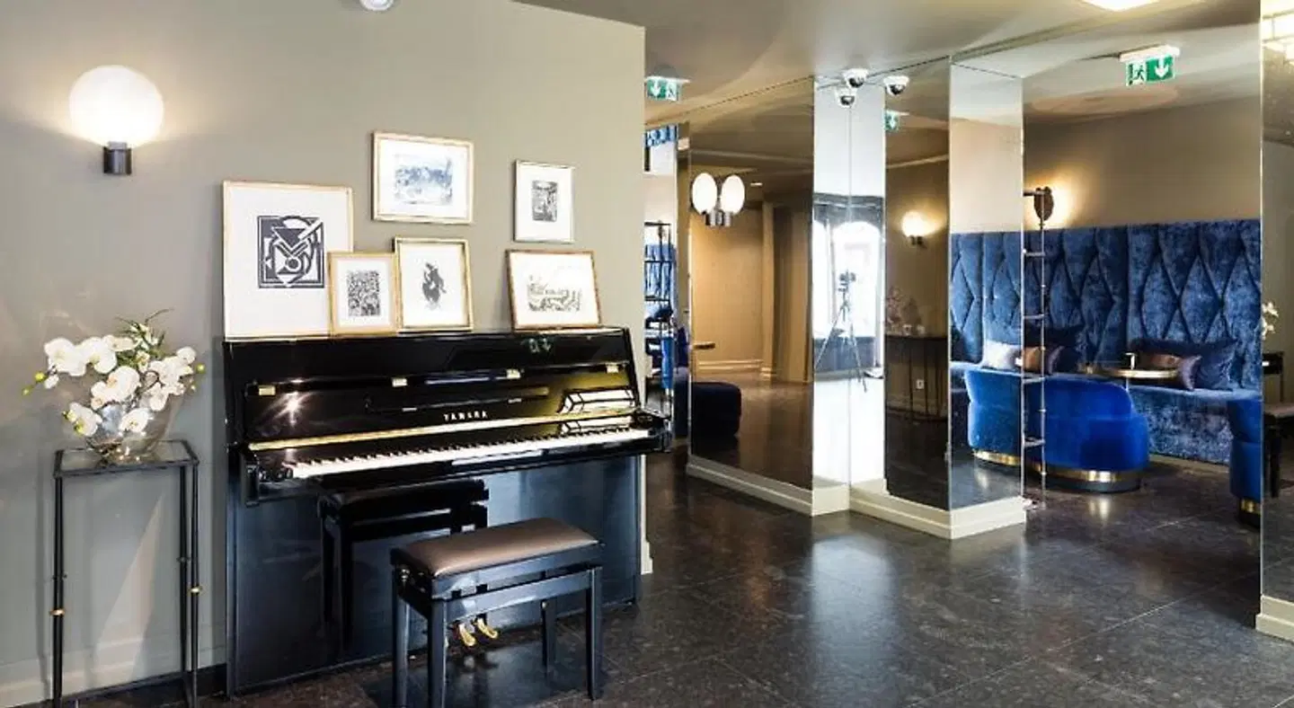 Monsieur Cadet Hotel & Spa Bar