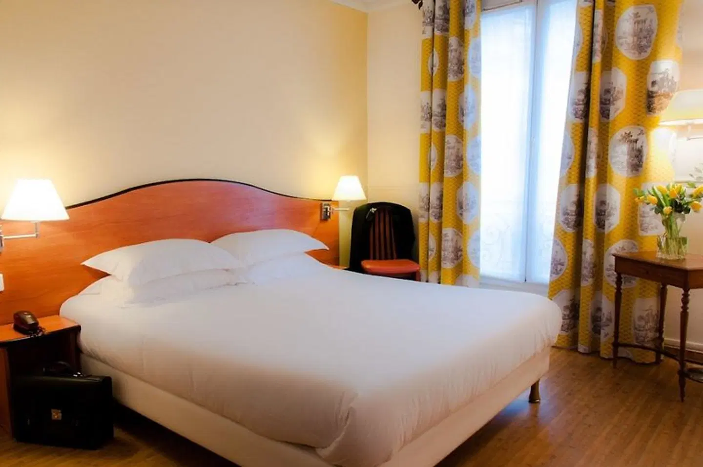 Eden Montmartre ROOM_EXAMPLE