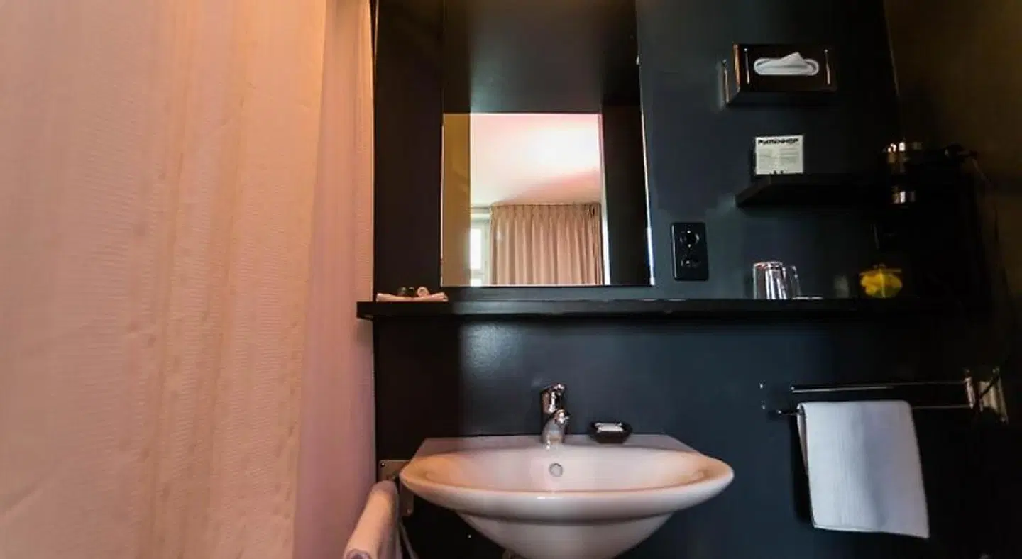 Plattenhof Badezimmer