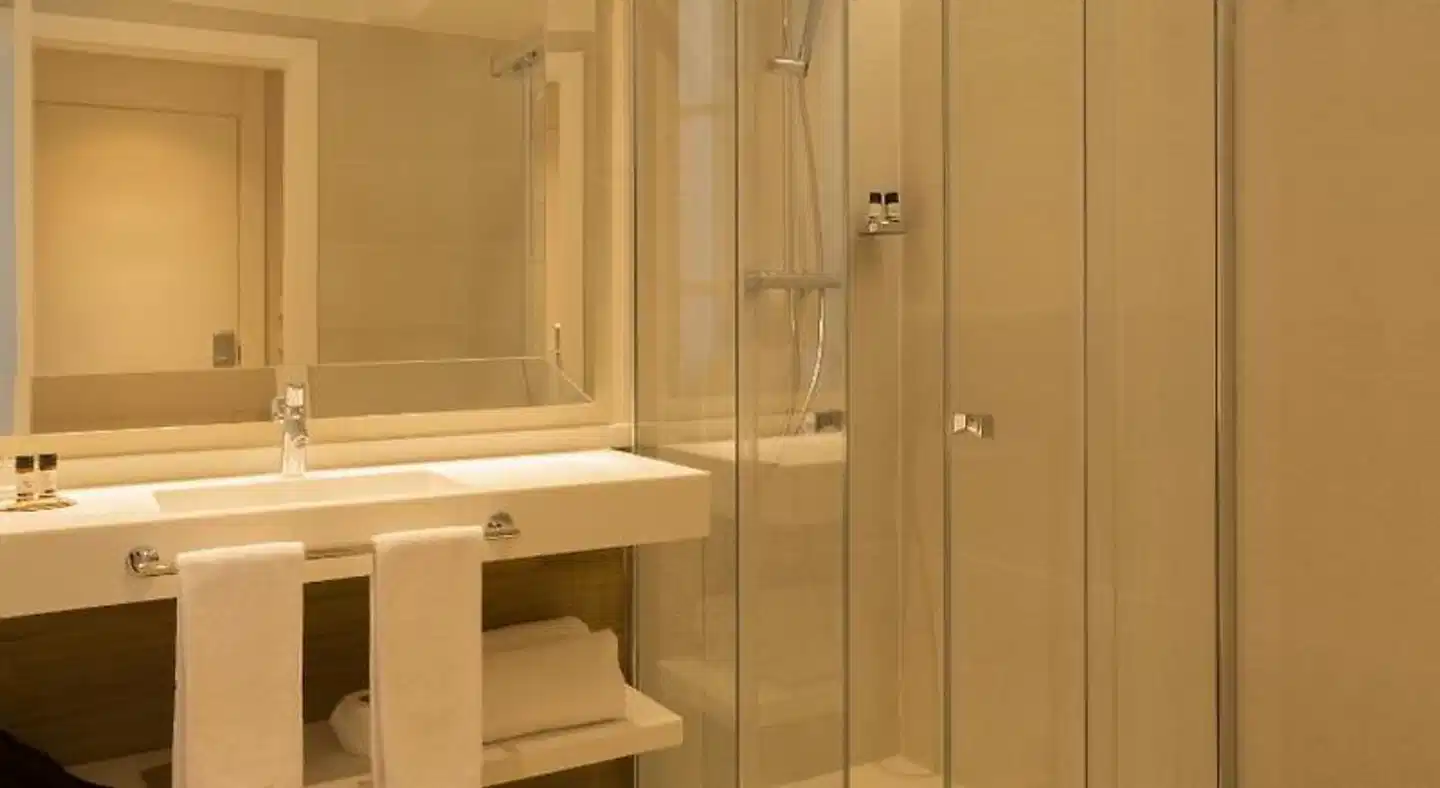 ICON BCN by Petit Palace Badezimmer