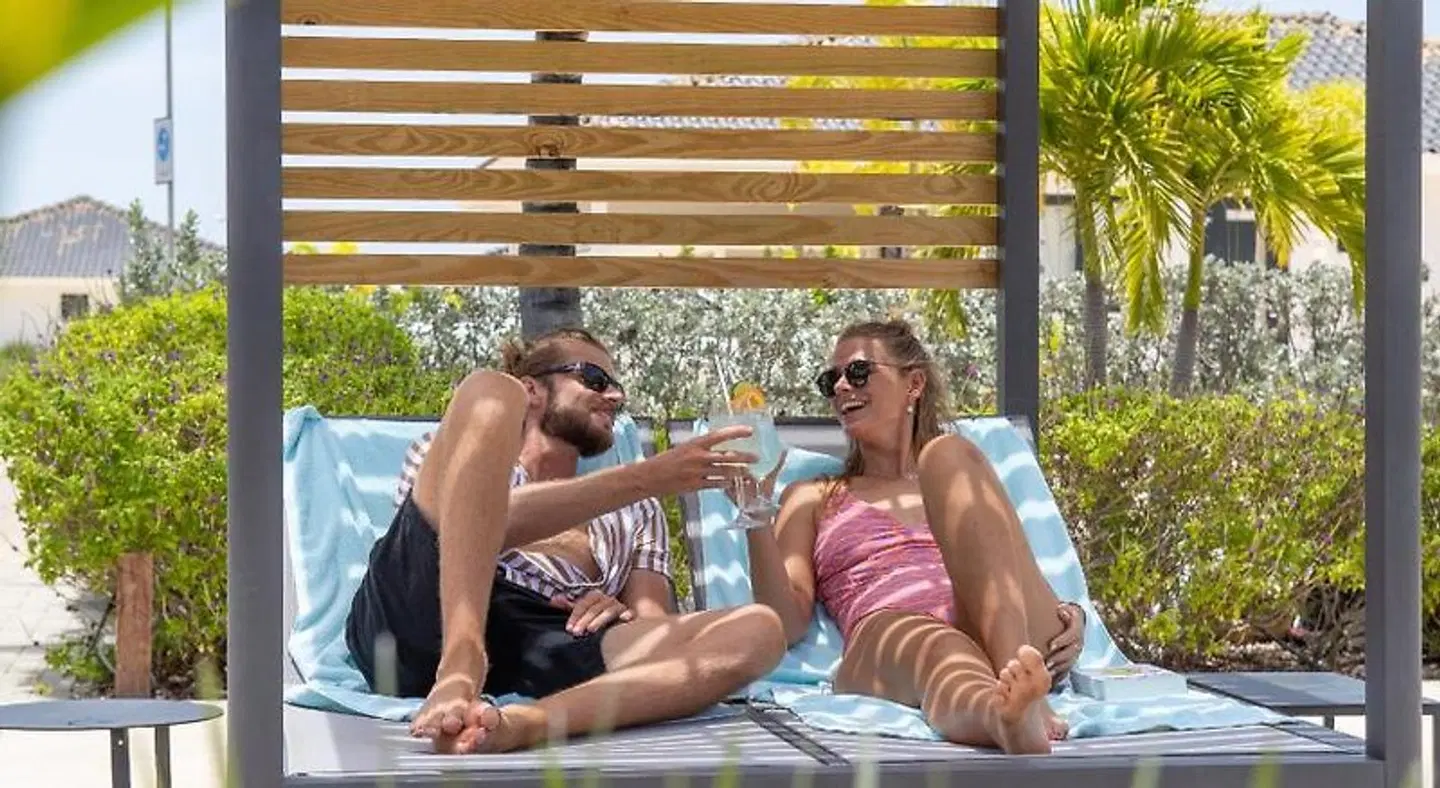 Grand Windsock Bonaire PEOPLE