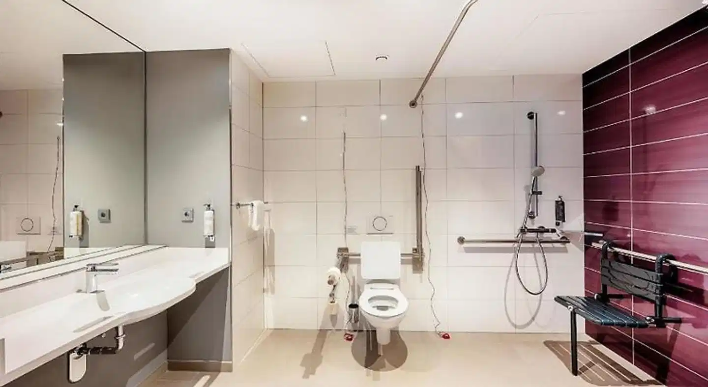 Premier Inn Prager Straße Badezimmer