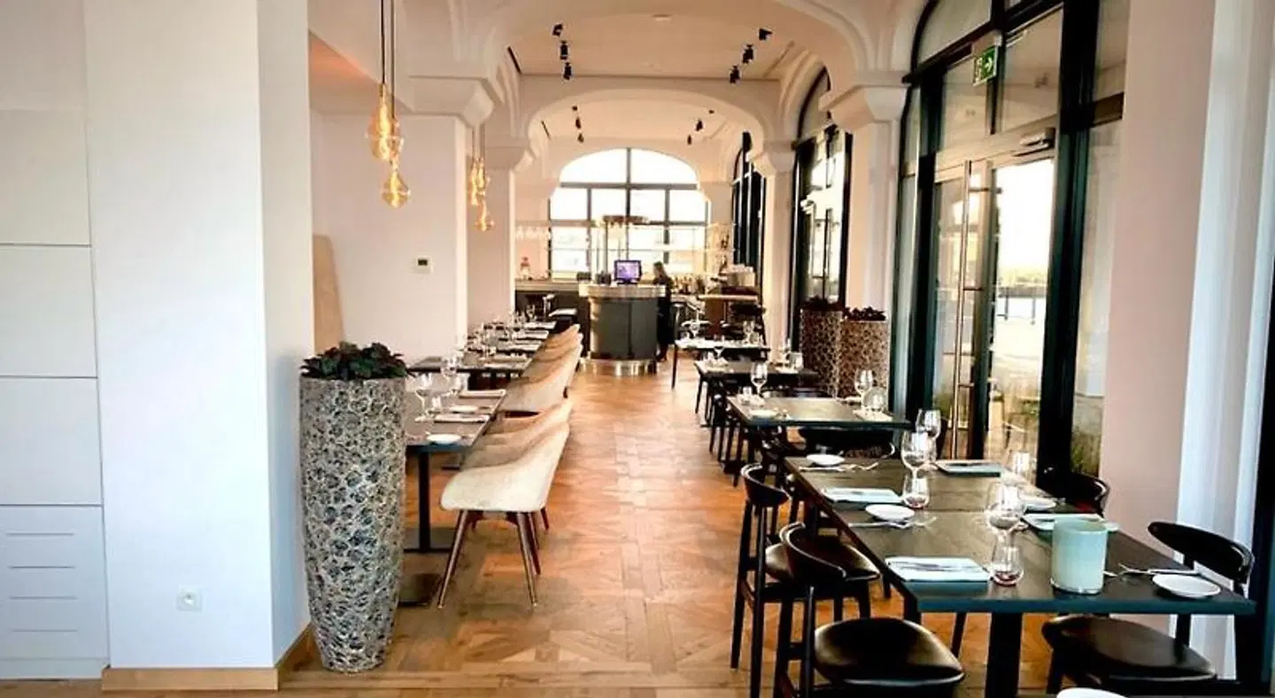 Apartamenty w Marina Royale Restaurant