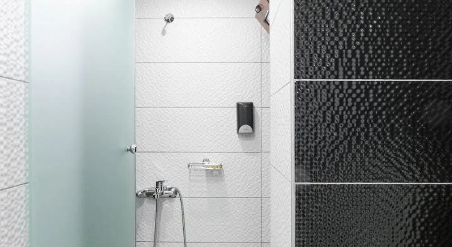 Georgias Garden Hotel Badezimmer