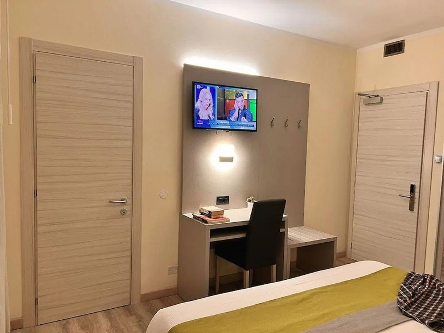 Aurora ROOM_EXAMPLE
