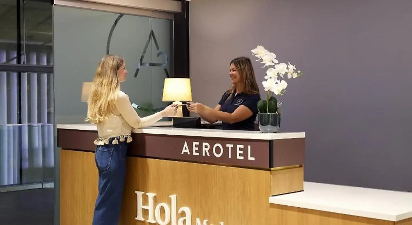 Air Rooms Madrid Airport By Premium Traveller HEALTH_BEAUTY