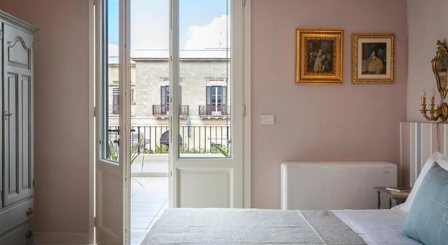 Coclee Guest Suite Palace ROOM_EXAMPLE