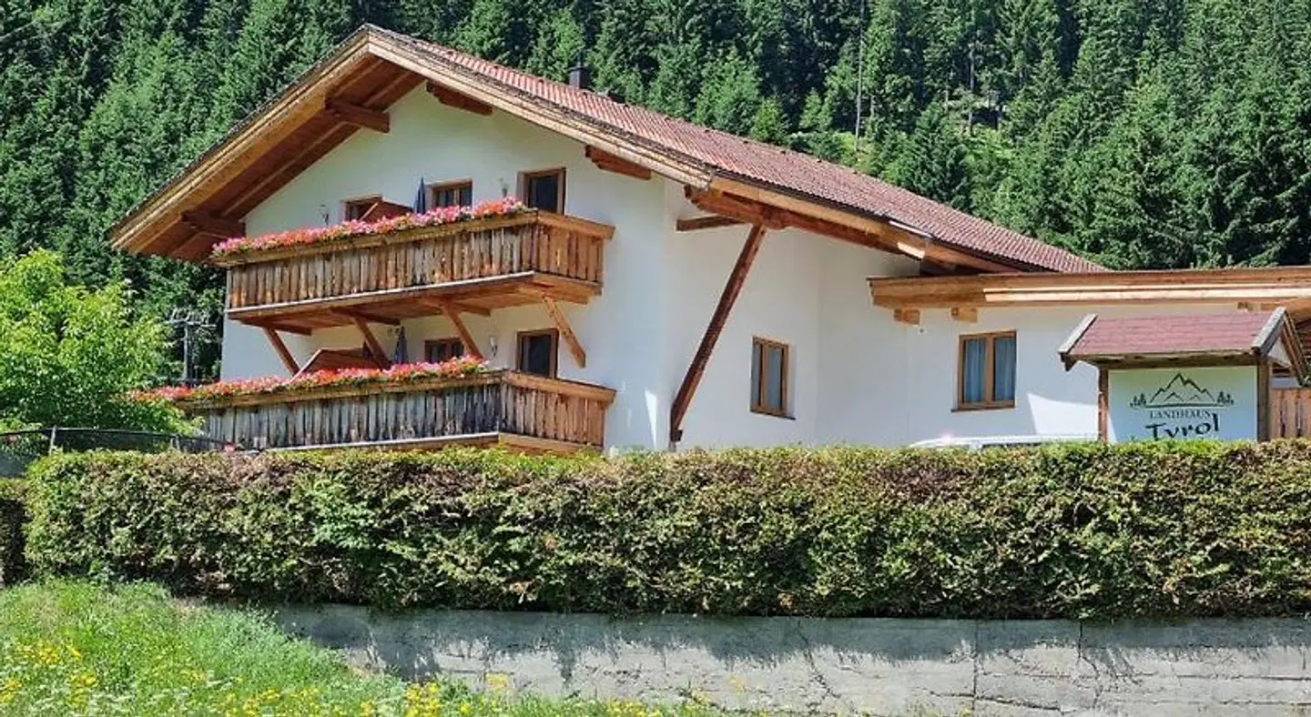 Tyrol Pension EXTERIOR