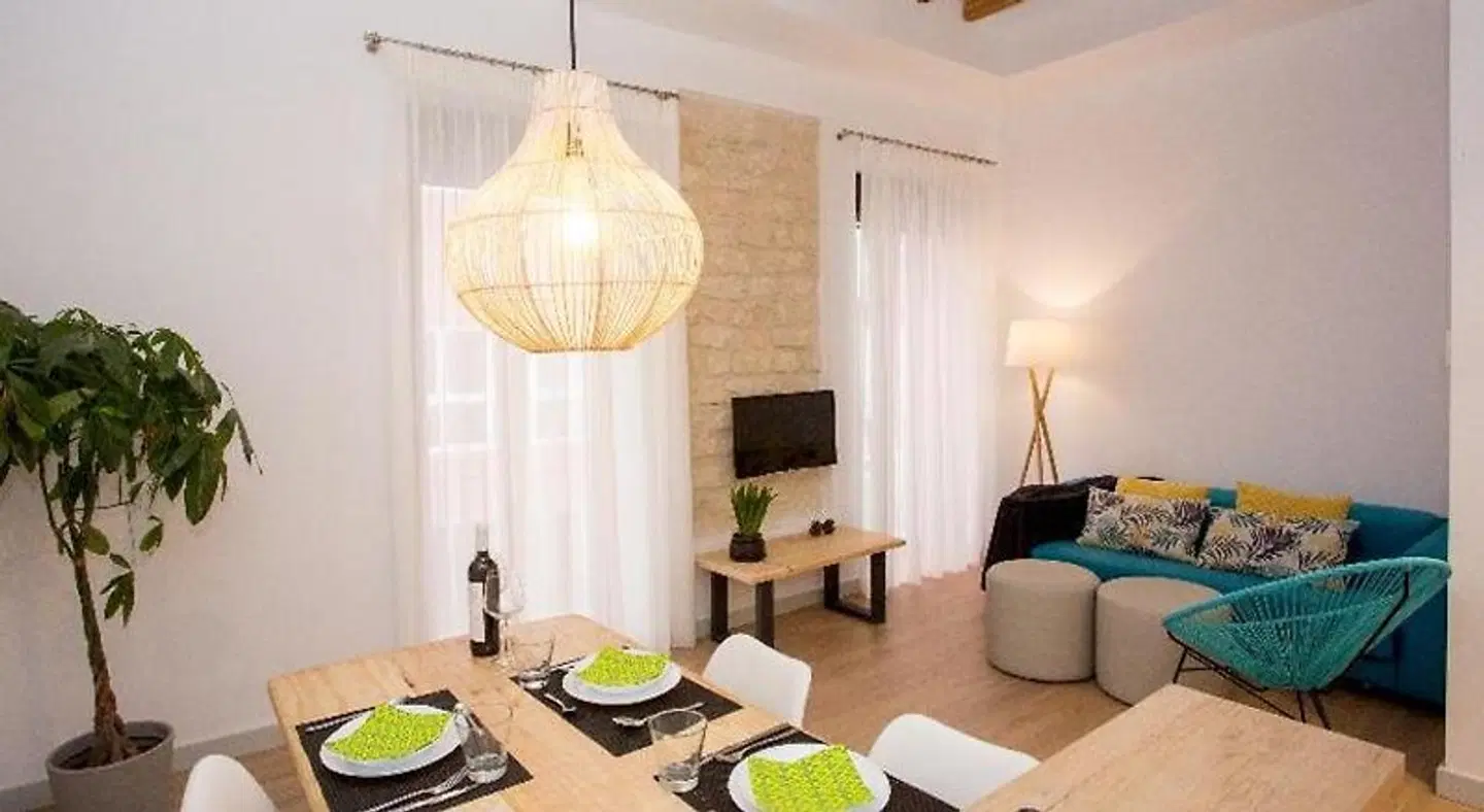 S30 Reina Victoria HEALTH_BEAUTY