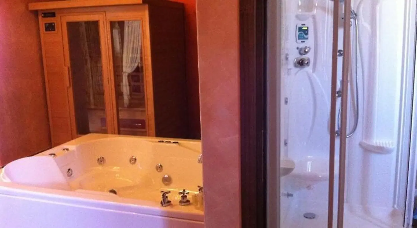 Hotel Residence Il Feudo Dei Pierleoni Badezimmer