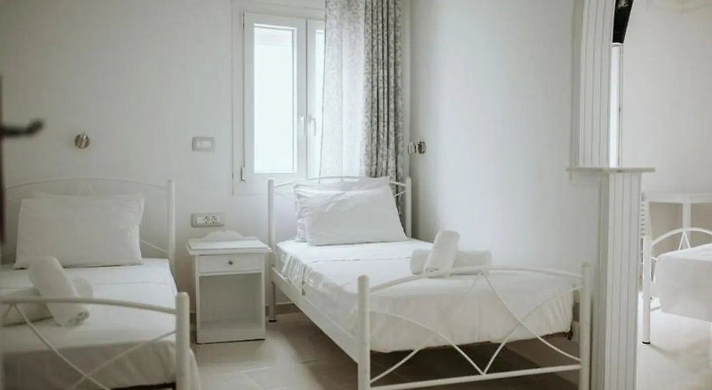 Hotel Thirasia ROOM_EXAMPLE