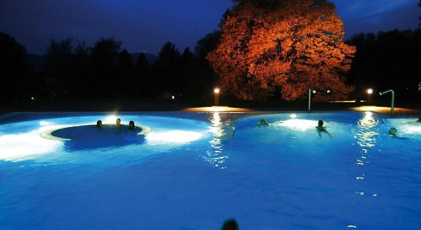 Schneidewind OUTDOOR_POOL