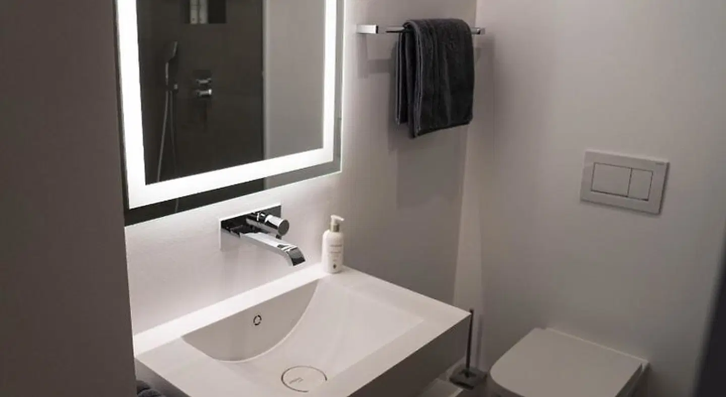 THE NEWSHA Signature Home Badezimmer