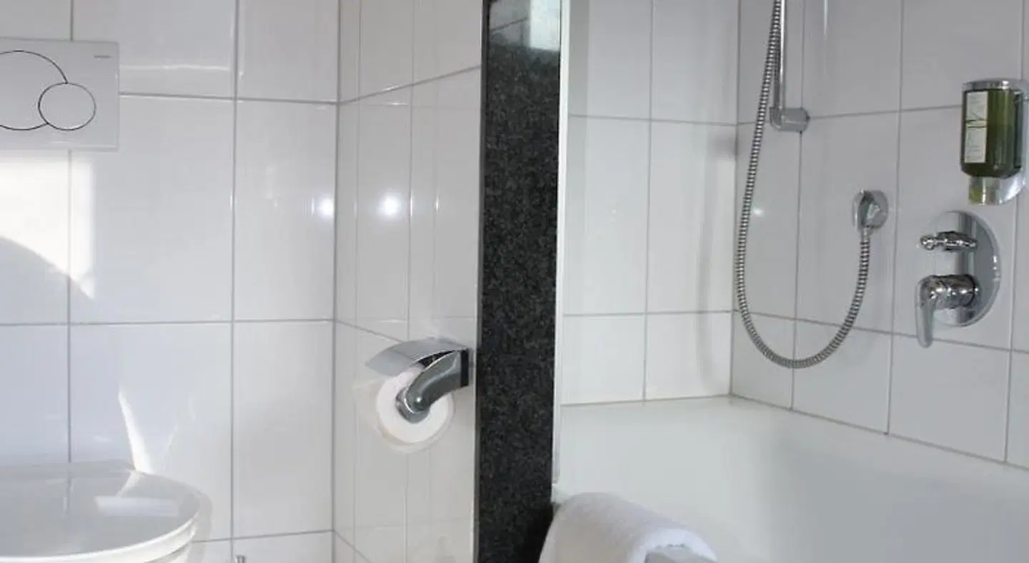 Hotel SONATA Badezimmer