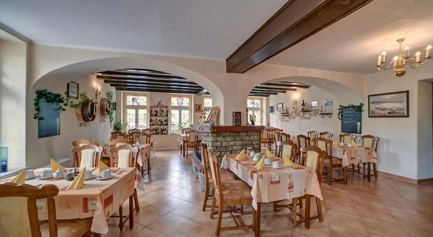 Maximilian Restaurant